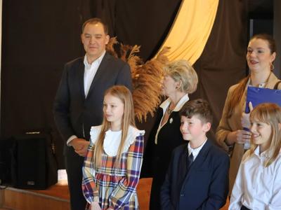 W słowach kryje się magia – młodzi recytatorzy dzielą się swoją pasją do poezji.