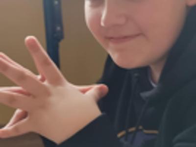 Uśmiechnij się i nic nie mów - Rikrit Tiravanij
