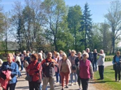 Walewice-Oporów odwiedzony przez seniorów z UTW