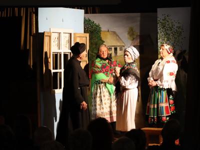 Scena z ksiedzem i babami, Reymont