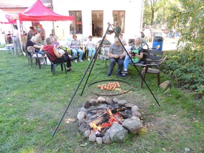 Stajnia skarbów ognisko wspolny czas rodzinny