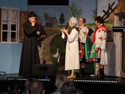 deski teatru Wołomińskiego