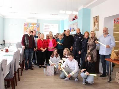 Zdjęcie grupowe przedstawiające uczestników spotkania