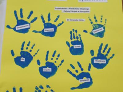 Zdjęcie przedstawia laurkę wykonaną przez dzieci z grupy Świerszcze