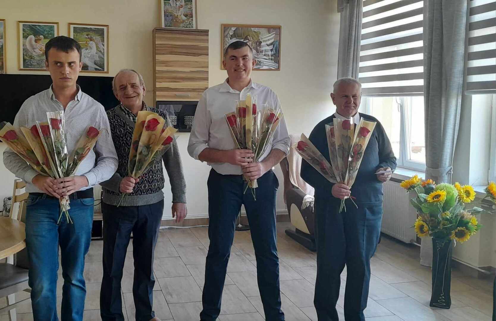 Panowie z kwiatami