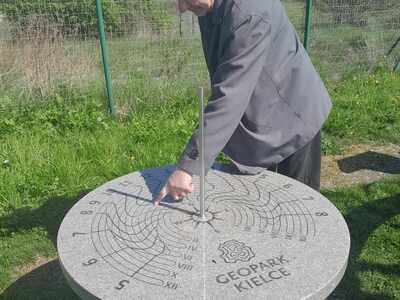 Geopark Kielce - zegar słoneczny