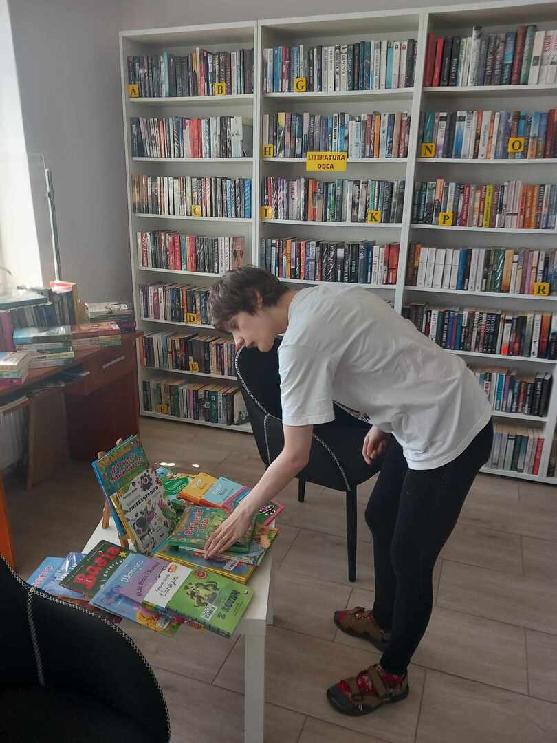 W GMINNEJ I POWIATOWEJ BIBLIOTECE W RZECZNIOWIE
