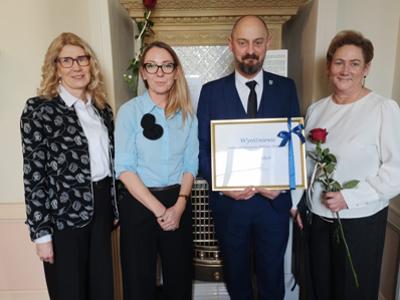 zdjęcie z przyznania wyróżnienia