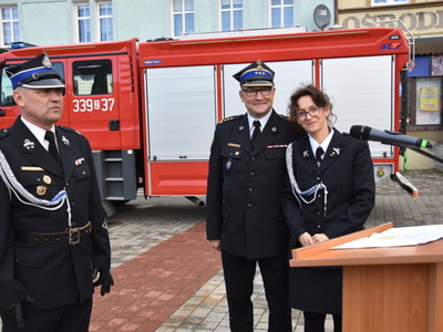 Zdjęcie z przekazania wozu dla OSP.