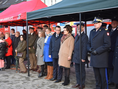 Zdjęcie z przekazania wozu dla OSP.