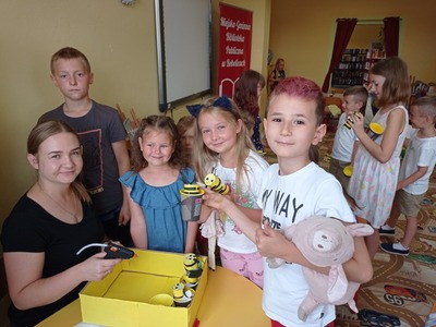 Obchodzimy Dzień Pszczółki Mai