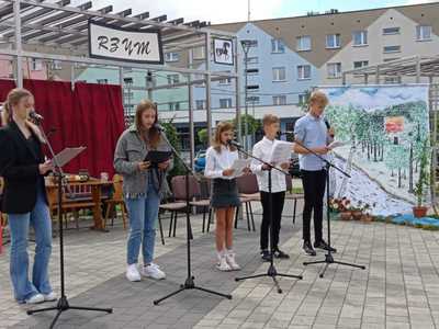 Uczestnicy Narodowego Czytania