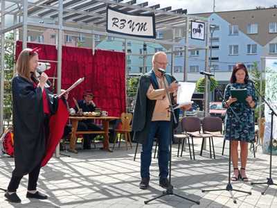 Uczestnicy Narodowego Czytania