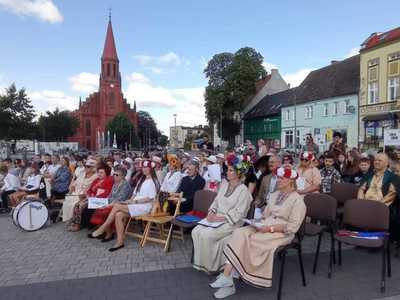 Uczestnicy Narodowego Czytania