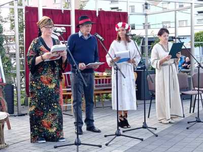 Uczestnicy Narodowego Czytania