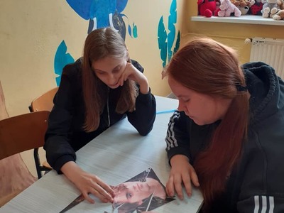 Uczestnicy lekcji bibliotecznej