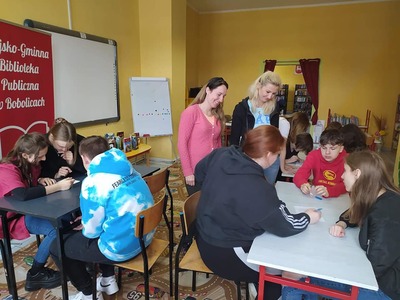 Uczestnicy lekcji bibliotecznej