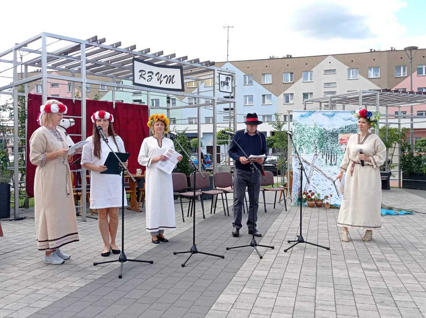 Uczestnicy Narodowego Czytania